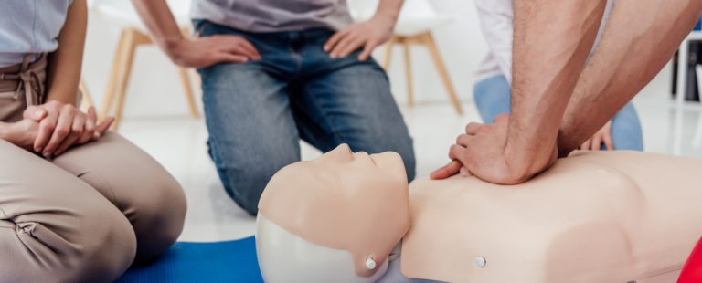Les gestes de premiers secours&nbsp;: sensibilisation et formation 63