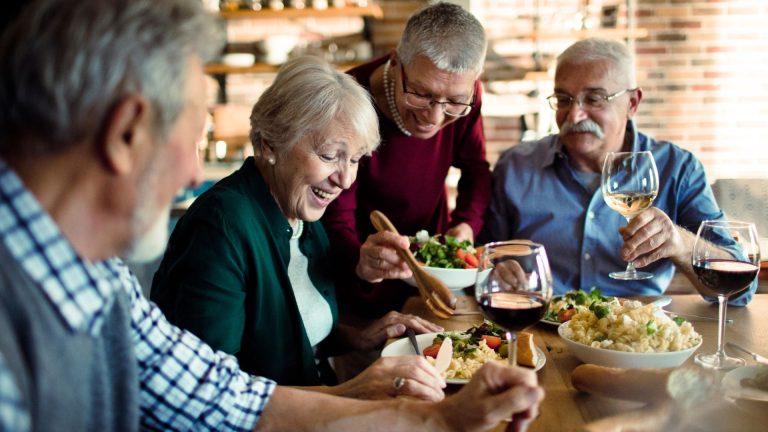 Les solutions de colocation chez les seniors : avantages et fonctionnement 45